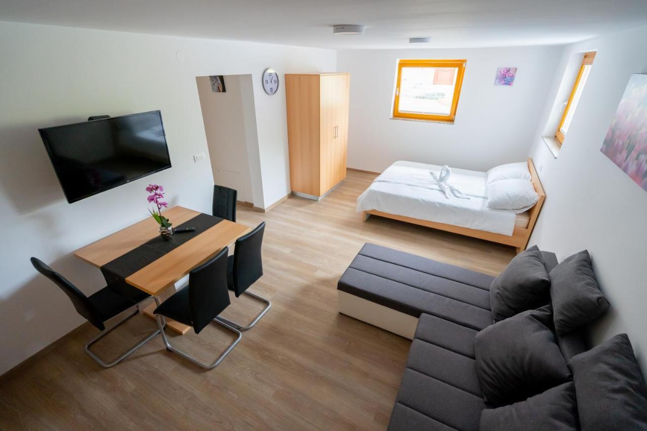 Pjagodic Apartments & Wellness 戈雷尼斯卡地区采尔克列 外观 照片