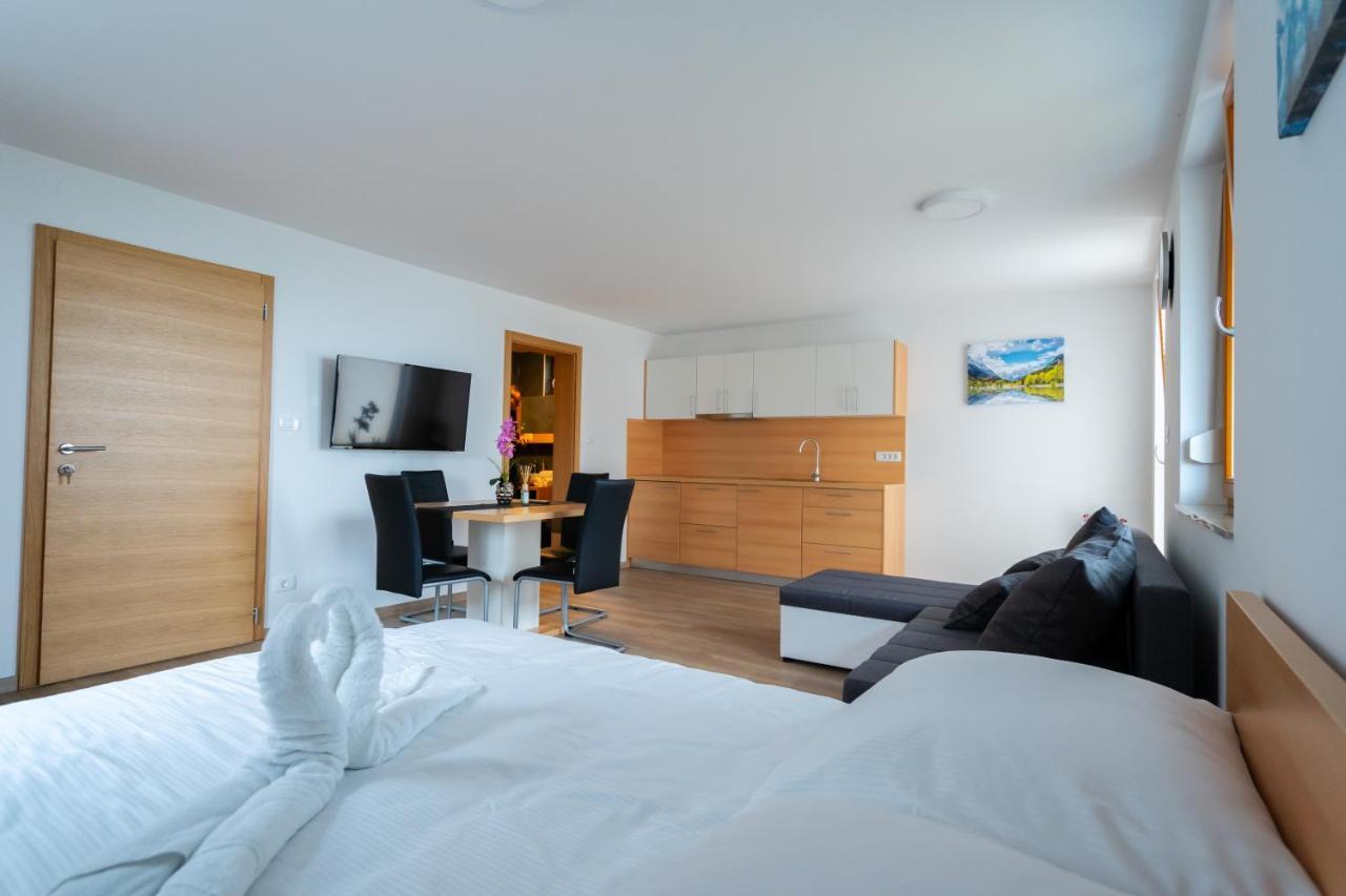 Pjagodic Apartments & Wellness 戈雷尼斯卡地区采尔克列 外观 照片