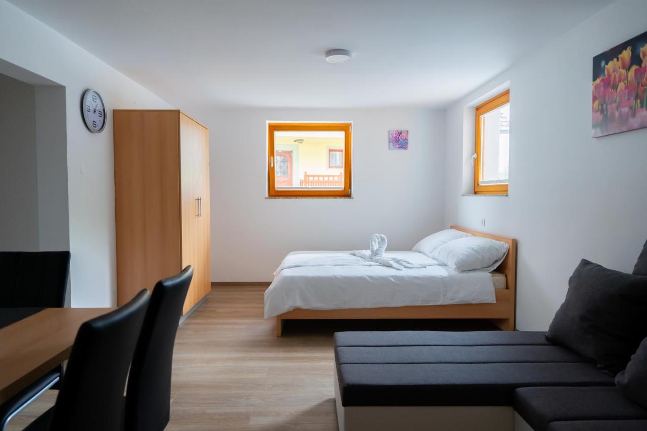 Pjagodic Apartments & Wellness 戈雷尼斯卡地区采尔克列 外观 照片